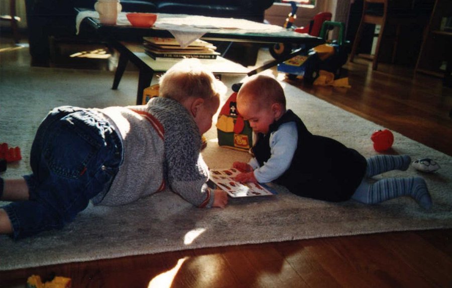 2001 02 Daphne en matthijs- samen lezen